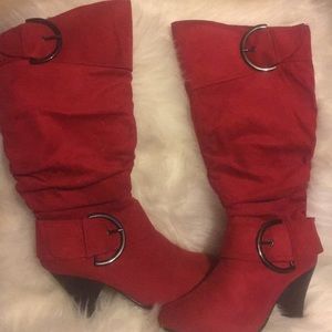 Red max collection boots size (6)